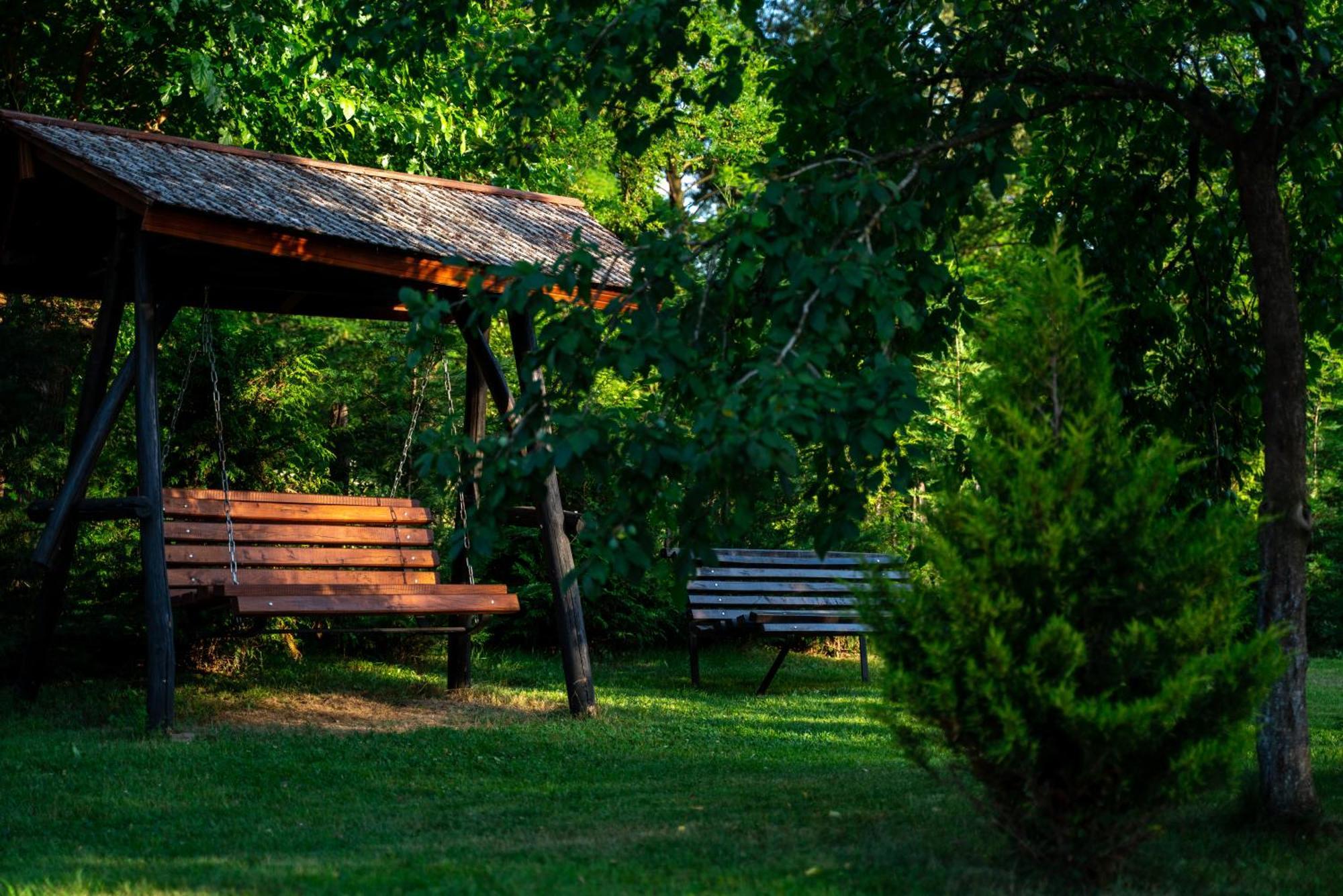 Din Natura Varbilau Екстериор снимка