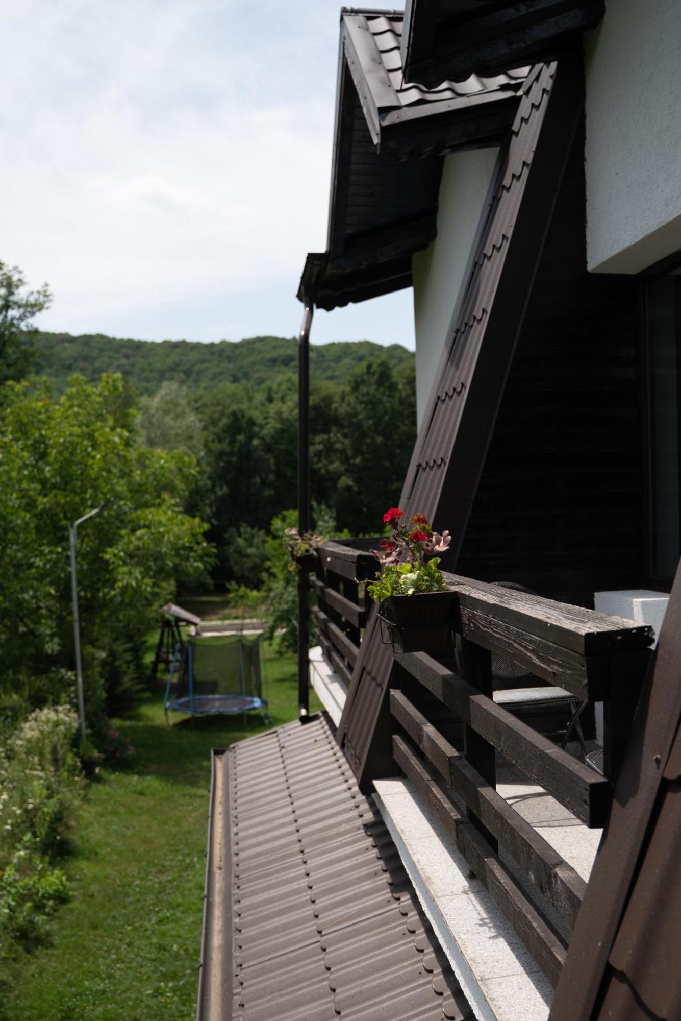 Din Natura Varbilau Екстериор снимка